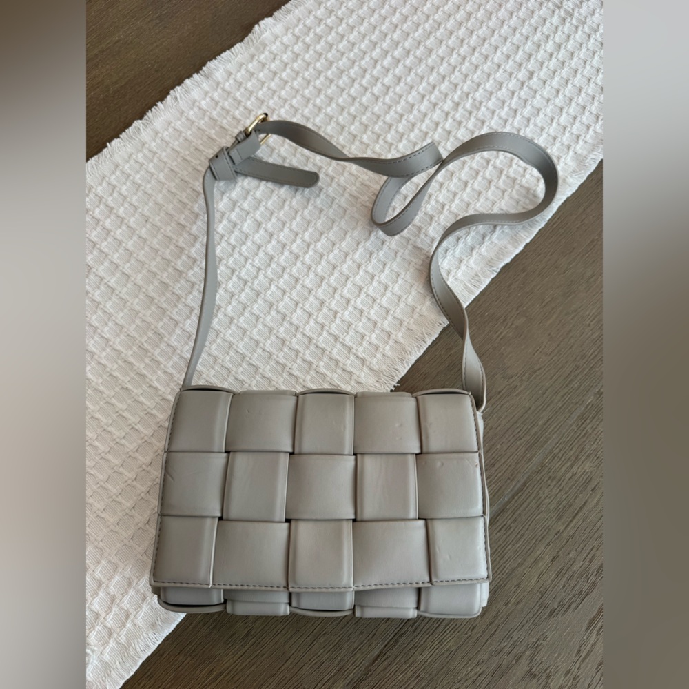 Crossbody Woven Gray Clutch